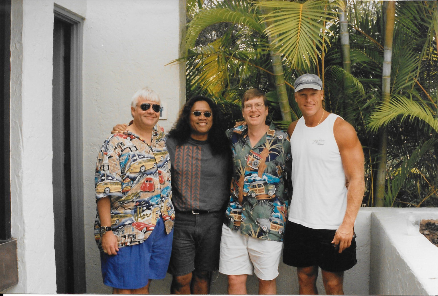 Hawaii group pic Tom Thayer and Henry Kapono